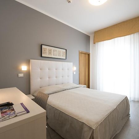 Hotel Iride & Spa Cesenatico Ngoại thất bức ảnh